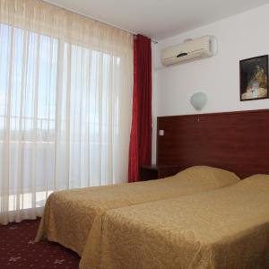 Double or Twin Room with Sea View
