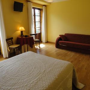 Family Room (2 Adults + 2 Children)