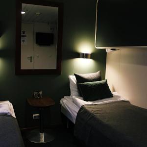 Twin Room - No Pets