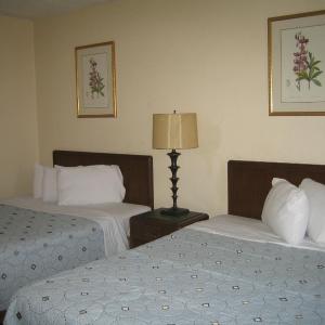 Queen Room with Two Queen Beds - Non-Smoking