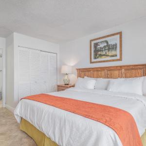 Two-Bedroom Apartment with Ocean View