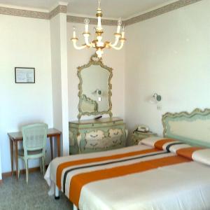 Double or Twin Room with Sea View