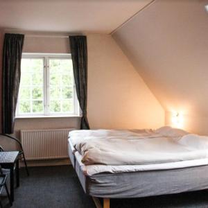 Large Double Room with Extra Bed