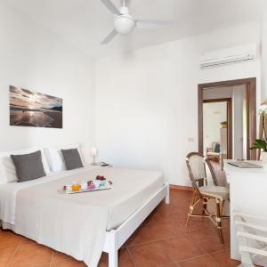 Family Room with shared Terrace and Sea View