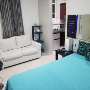 Deluxe Studio