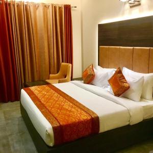 Deluxe Double Room (2 Adults + 1 Child)