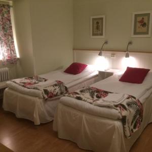 Twin Room with Private Bathroom
