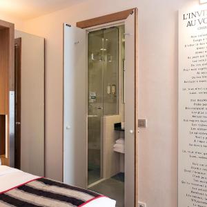 Small Double Room with Winter Garden View
