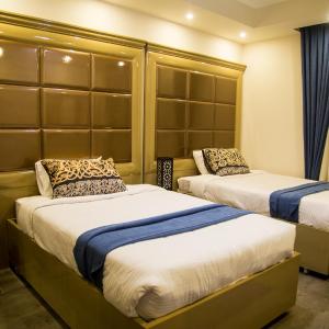 Deluxe Queen Suite