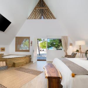 Master Bungalow Ocean Front