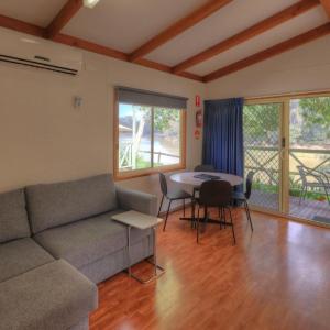 Deluxe Riverview Cabin 4 Berth