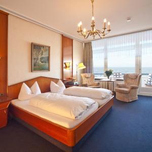 Double Room with Balcony and Sea View