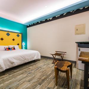 Queen Room with Balcony