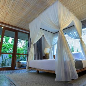 Santai Suite with Garden View
