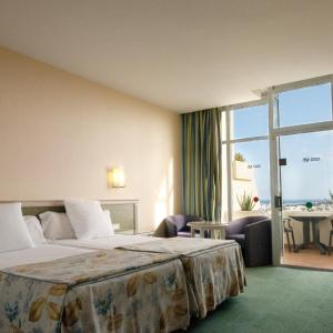 Double Room with Balcony (2 Adults + 1 Child)