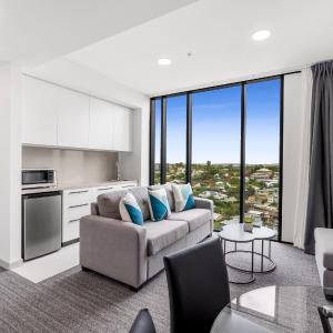 One-Bedroom City View