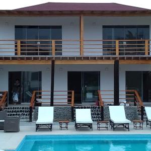 Bungalow (4 Adults)