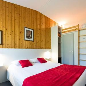  Triple Room with 1 Double bed and 1 Single Bed