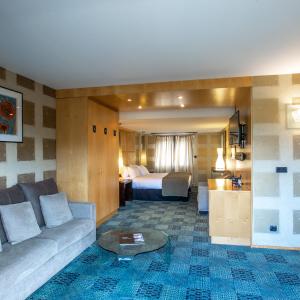 Suite with Spa Bath