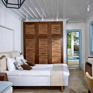 Waterfront Suite with Private Whirlpool (1148 feet from the main hotel)