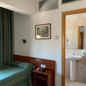Single Room with Private Bathroom