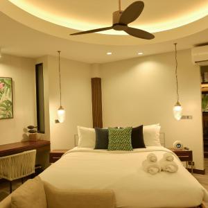 Deluxe Double Room with Garden View