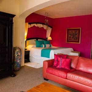 Suite with Lake View