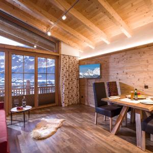 One-Bedroom Deluxe Apartment