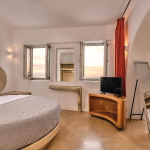 Two-Bedroom Apartment with two Hot Tubs