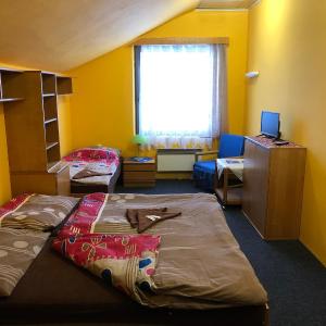 Triple Room with Shared Bathroom