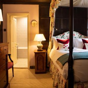 Sussex Four Poster Room