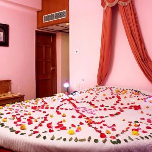 Honeymoon Suite
