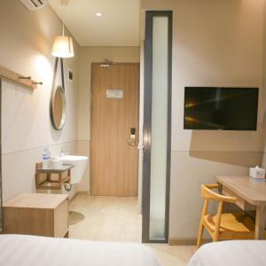Standard Twin Room - Non-Smoking