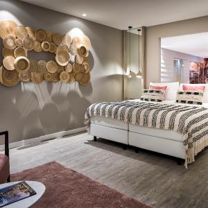 Deluxe Suite with Spa Bath