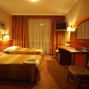 Standard Queen Room