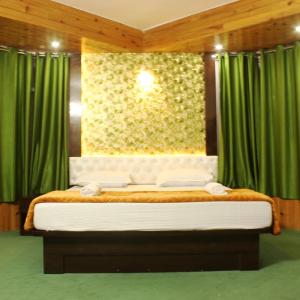 Double Room with Mountain View