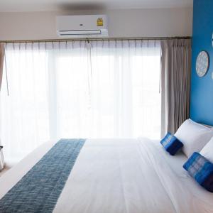 Two-Bedroom Suite with King Bed