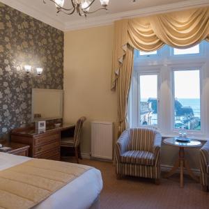 Double or Twin Room with Sea View