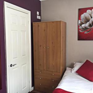 Single Room with Shared Bathroom