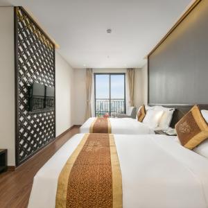 Triple Room with City View