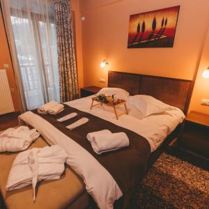 Suite with Mountain View