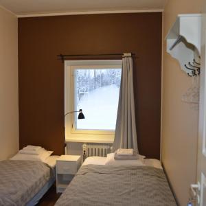 Budget Twin Room with Shared Bathroom