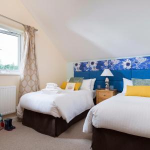 4 Berth Superior Wooden Lodge with Hot Tub Pet Free