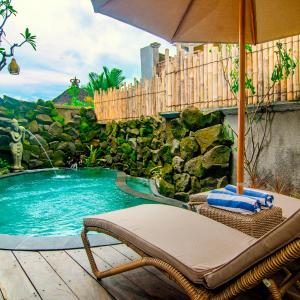 Villa with Kitchenette and Private Pool