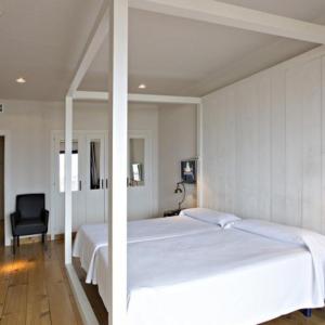Triple Room with Sea View