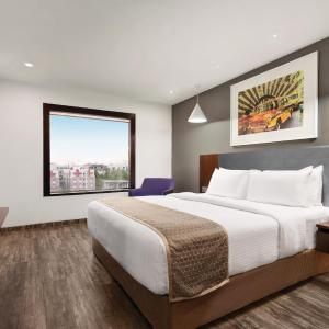 Premier Queen Room - Smoking with 20% discount on F&B and Spa