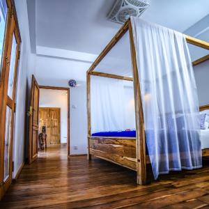 Deluxe Suite with Private Pool