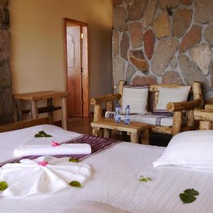 Rock-hewn Deluxe Family Room