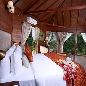 Arnetta Premium Wooden Cottage – No Kids