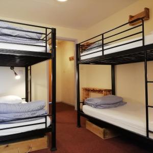 Family Room (2 Adults + 2 Children)